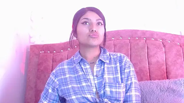 SarahStones online show from 11, 2, 2025