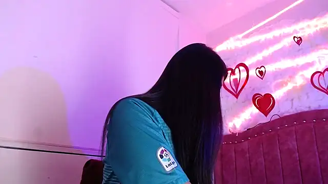 SarahStones online show from 1, 3, 2025