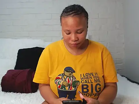 DrippinCaramelCutie online show from 19, 2, 2025