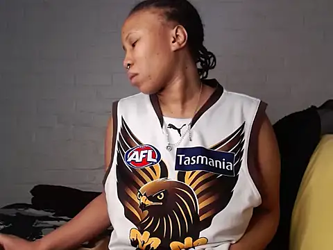 DrippinCaramelCutie online show from 19, 11, 2025