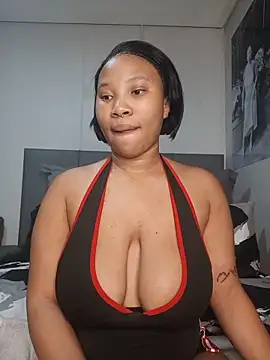 Snapshot of DrippinCaramelCutie chatting on 17, 6, 2026 DrippinCaramelCutie online show from 17, 6, 2026