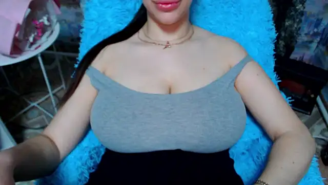 Snapshot of lovelyseu chatting on 15, 12, 2025 lovelyseu online show from 15, 12, 2025