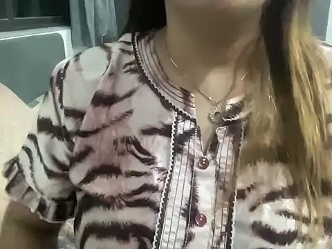 Snapshot of sassypooja chatting on 10, 11, 2025 sassypooja online show from 10, 11, 2025