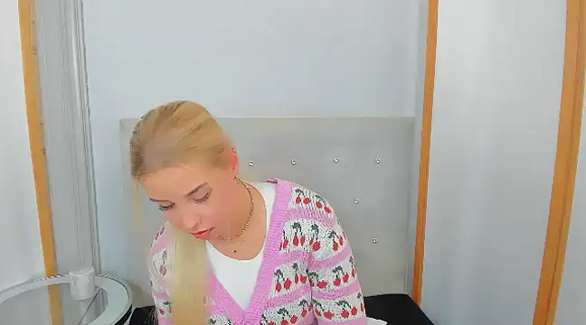 KristyHoney online show from 4, 3, 2025