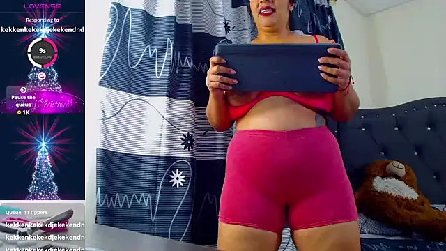 Snapshot of lulu_ferrer chatting on 20, 12, 2024 lulu ferrer online show from 20, 12, 2024