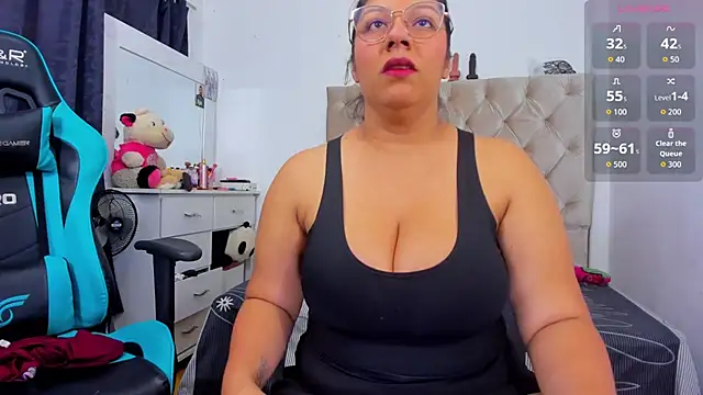 Snapshot of lulu_ferrer chatting on 14, 11, 2025 lulu ferrer online show from 14, 11, 2025