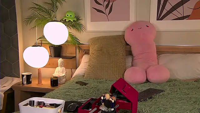 AshleyDouglas online show from 18, 1, 2025