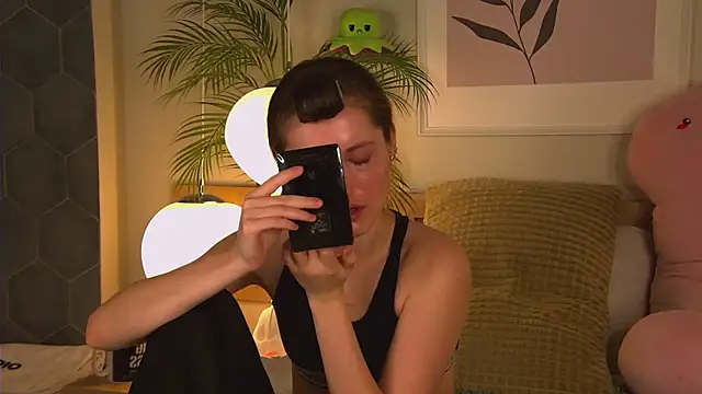 AshleyDouglas online show from 14, 2, 2025