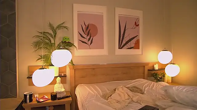 AshleyDouglas online show from 7, 3, 2025