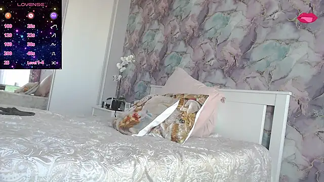 Snapshot of deliciousRose chatting on 4, 5, 2026 deliciousRose online show from 4, 5, 2026