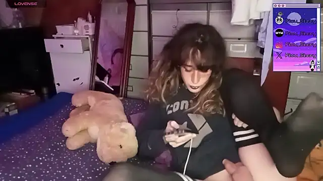 piou-sissy online show from 27, 10, 2025