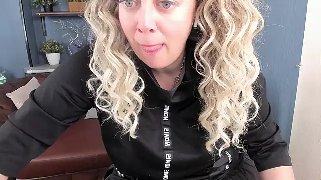 JesiaFoxi online show from 24, 3, 2026