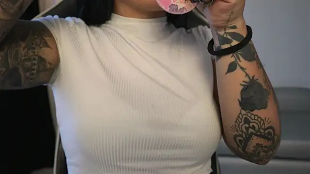 ashleyvalirya online show from 9, 4, 2026