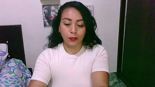 Snapshot of zaray_bella chatting on 17, 10, 2025 zaray bella online show from 17, 10, 2025