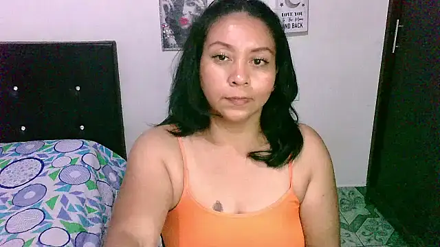 Snapshot of zaray_bella chatting on 11, 11, 2025 zaray bella online show from 11, 11, 2025