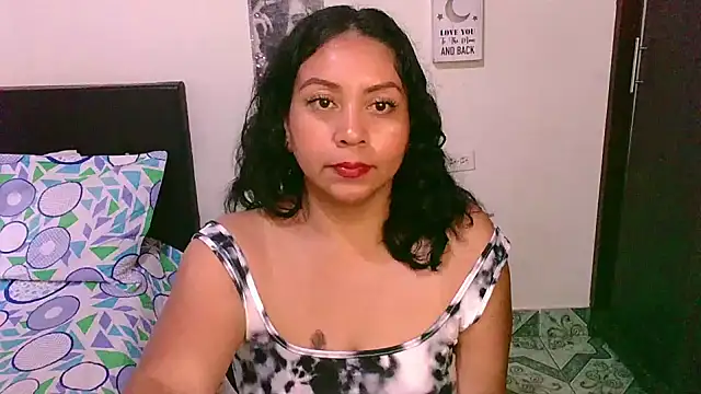 Snapshot of zaray_bella chatting on 14, 11, 2025 zaray bella online show from 14, 11, 2025