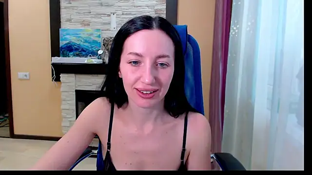 Snapshot of RailyMellow chatting on 2, 3, 2025 RailyMellow online show from 2, 3, 2025