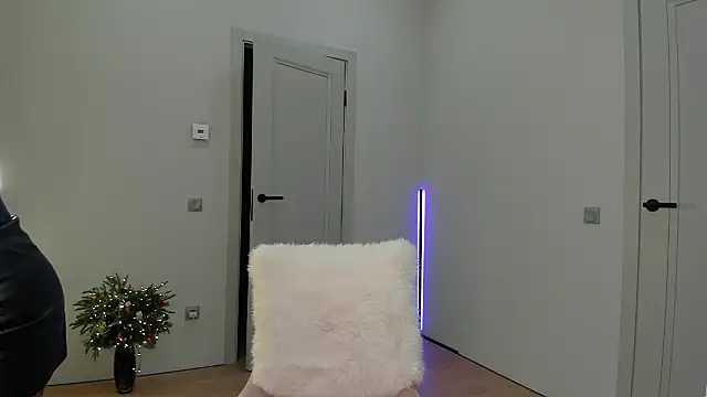  cometoseeme  online show from 8, 1, 2026