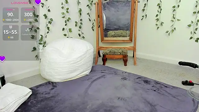 Peaches N Kreme online show from 13, 4, 2026