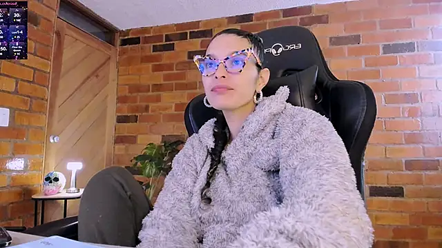 paulinabarnett- online show from 11, 1, 2025