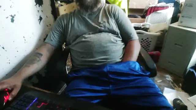 Snapshot of slickwill123 chatting on 8, 6, 2026 slickwill123 online show from 8, 6, 2026