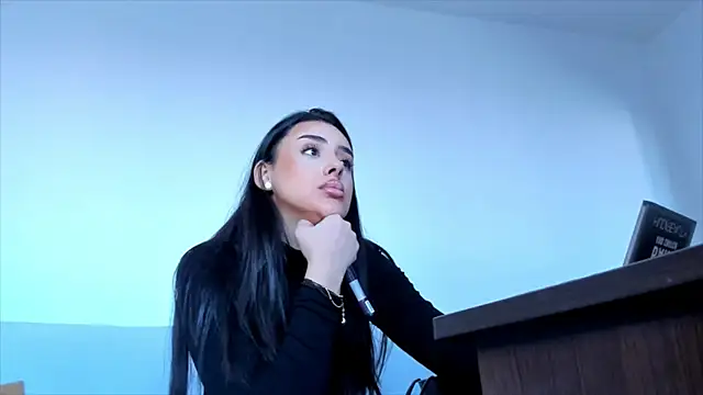 Snapshot of hornyemma__ chatting on 8, 1, 2025 hornyemma online show from 8, 1, 2025