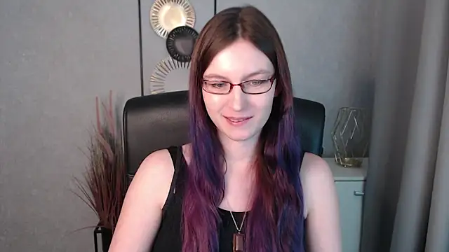 emmaxDelight online show from 2, 1, 2025