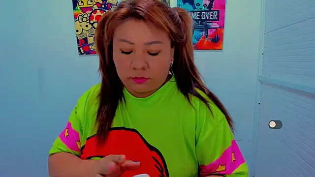 Snapshot of victoria_love89 chatting on 15, 12, 2025 victoria love89 online show from 15, 12, 2025