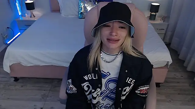 zoe jones13 online show from 29, 4, 2026