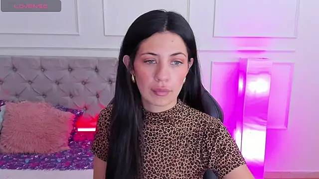 Emma Brown 0 online show from 28, 1, 2025