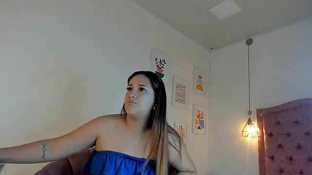 Snapshot of aprill21_ chatting on 27, 12, 2024 aprill21 online show from 27, 12, 2024