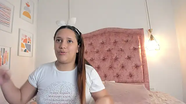 Snapshot of aprill21_ chatting on 24, 2, 2025 aprill21 online show from 24, 2, 2025