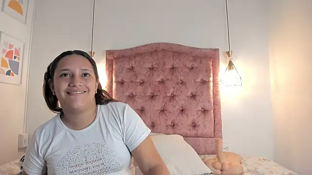 Snapshot of aprill21_ chatting on 1, 3, 2025 aprill21 online show from 1, 3, 2025