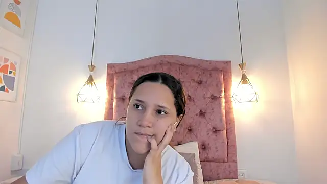 Snapshot of aprill21_ chatting on 3, 3, 2025 aprill21 online show from 3, 3, 2025