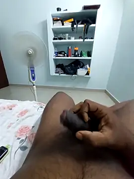 Snapshot of mallu_bbc chatting on 5, 10, 2025 mallu bbc online show from 5, 10, 2025