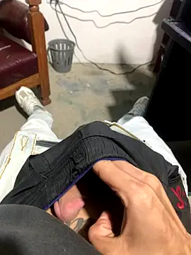 Snapshot of 27powercm chatting on 14, 10, 2025 27powercm online show from 14, 10, 2025