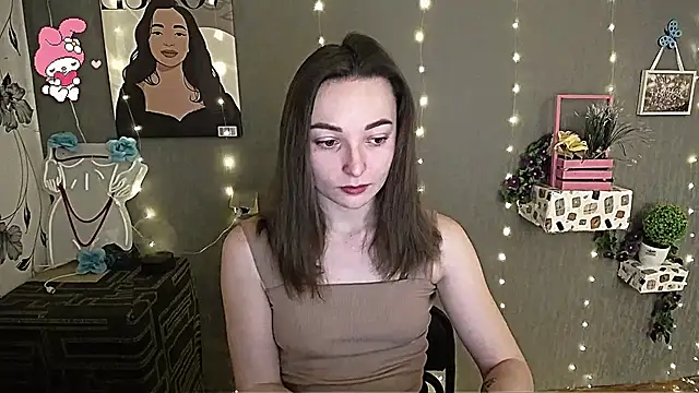  Barbie Kiss  online show from 4, 2, 2025