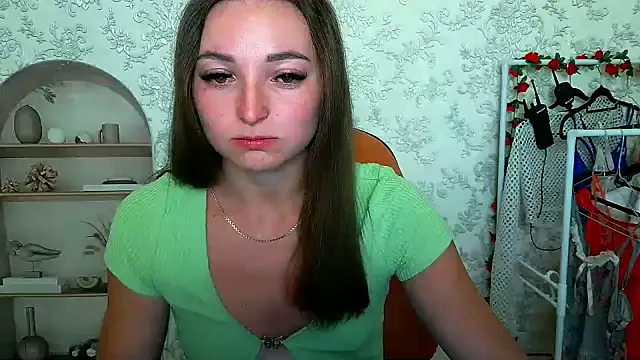  Barbie Kiss  online show from 12, 9, 2025