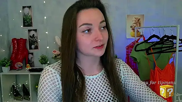  Barbie Kiss  online show from 18, 4, 2026