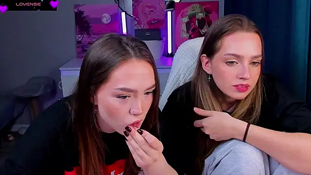 Snapshot of YaraKroft_ chatting on 29, 4, 2026 YaraKroft online show from 29, 4, 2026