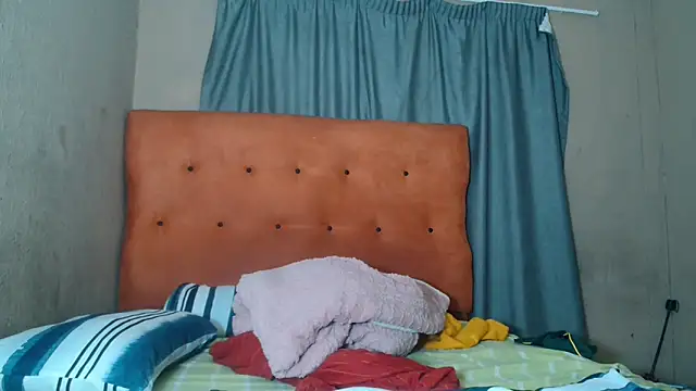 Snapshot of tinagiant chatting on 23, 4, 2026 tinagiant online show from 23, 4, 2026