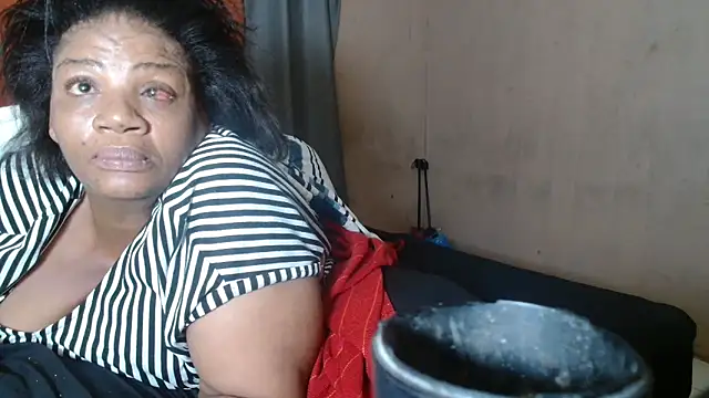 Snapshot of tinagiant chatting on 2, 5, 2026 tinagiant online show from 2, 5, 2026