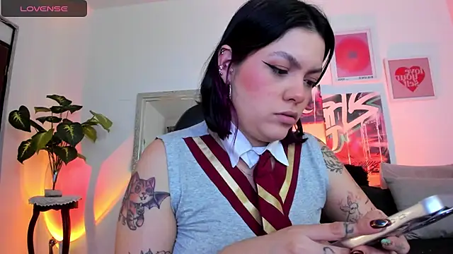 Snapshot of AnnieHuntters chatting on 8, 3, 2025 AnnieHuntters online show from 8, 3, 2025