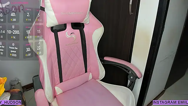 emily huddson  online show from 5, 3, 2025