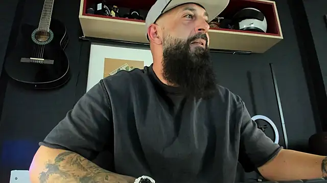 axxelrich  online show from 2, 2, 2025