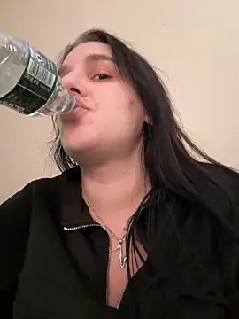 menaceswife online show from 17, 1, 2025