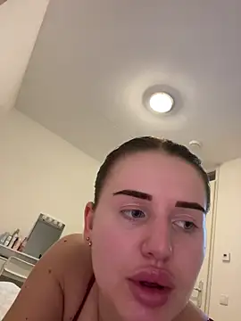 Snapshot of yourhornyslut chatting on 19, 2, 2026 yourhornyslut online show from 19, 2, 2026