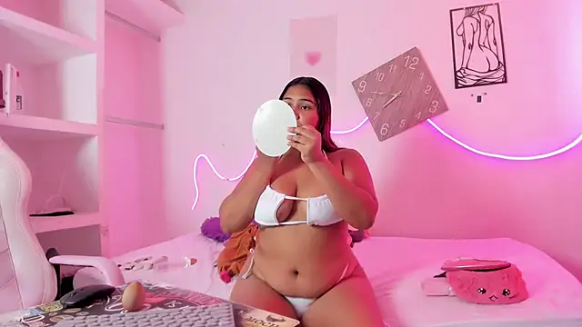 Snapshot of Iam_flor chatting on 20, 10, 2025 Iam flor online show from 20, 10, 2025