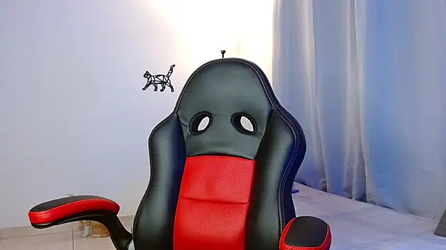 Snapshot of lous_g chatting on 6, 1, 2025 lous g online show from 6, 1, 2025