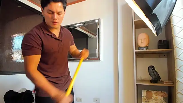 julian wallace online show from 4, 4, 2026